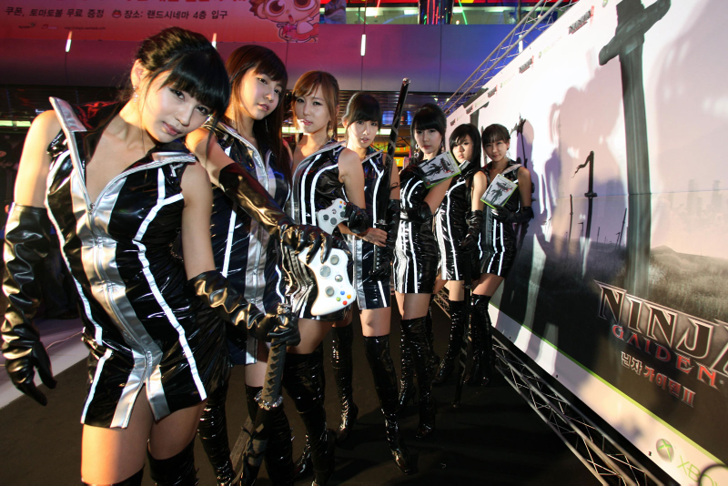 Illustration for article titled Ninja Gaiden II Sexy Photo Event Fun Time